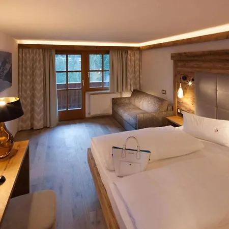 Alpine Lifestyle Madlener Hotel 4*