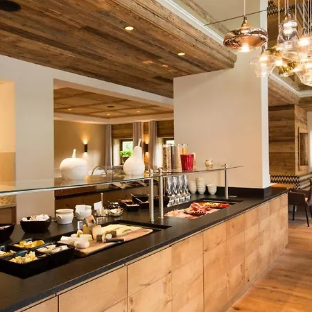 Alpine Lifestyle Madlener Hotel 4*