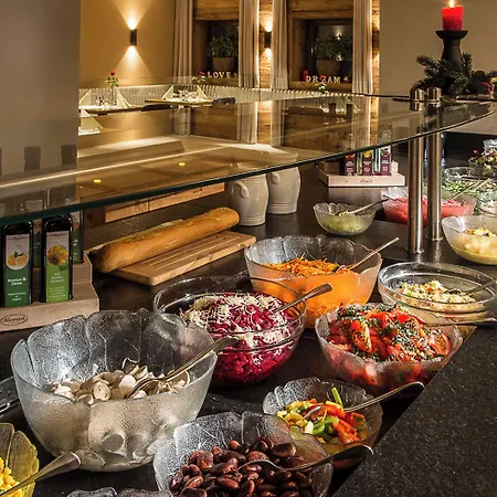 Hotel Alpine Lifestyle Madlener 4*