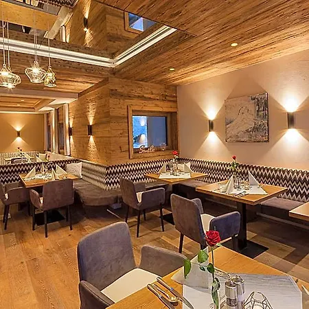 فندق Alpine Lifestyle Madlener 4*