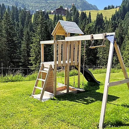 Alpine Lifestyle Madlener فندق دامولس